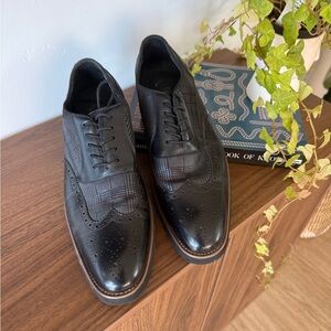 Stacy Adams Black Oxford Shoes with Brogue Detailing